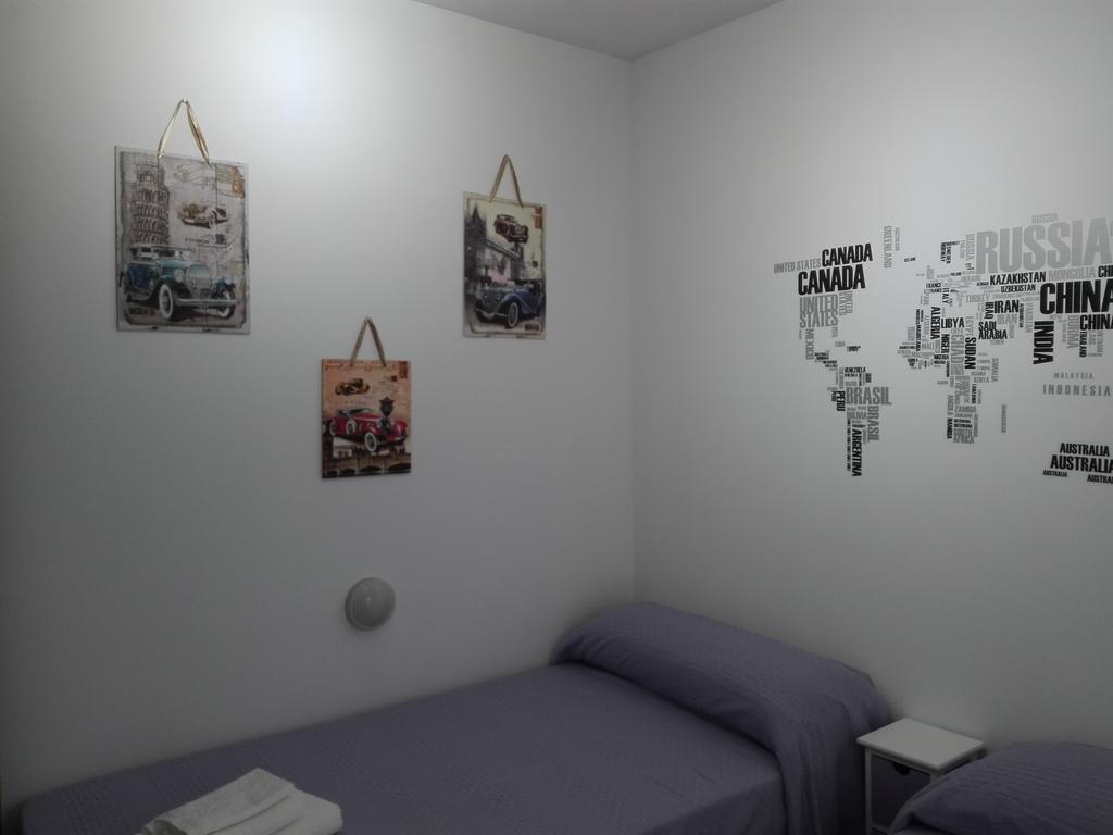Pension Travesia Del Laurel Logroño Extérieur photo