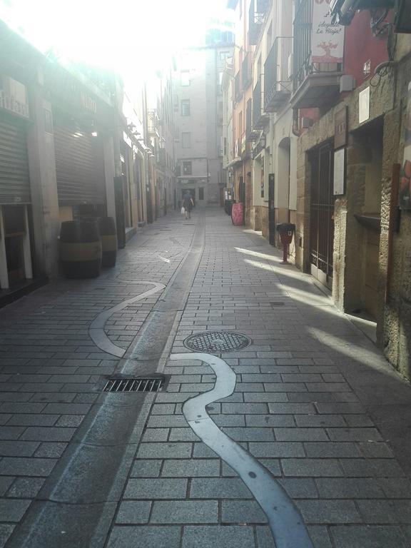 Pension Travesia Del Laurel Logroño Extérieur photo